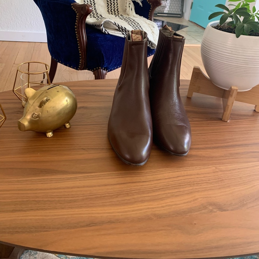 El canelo chelsea boots